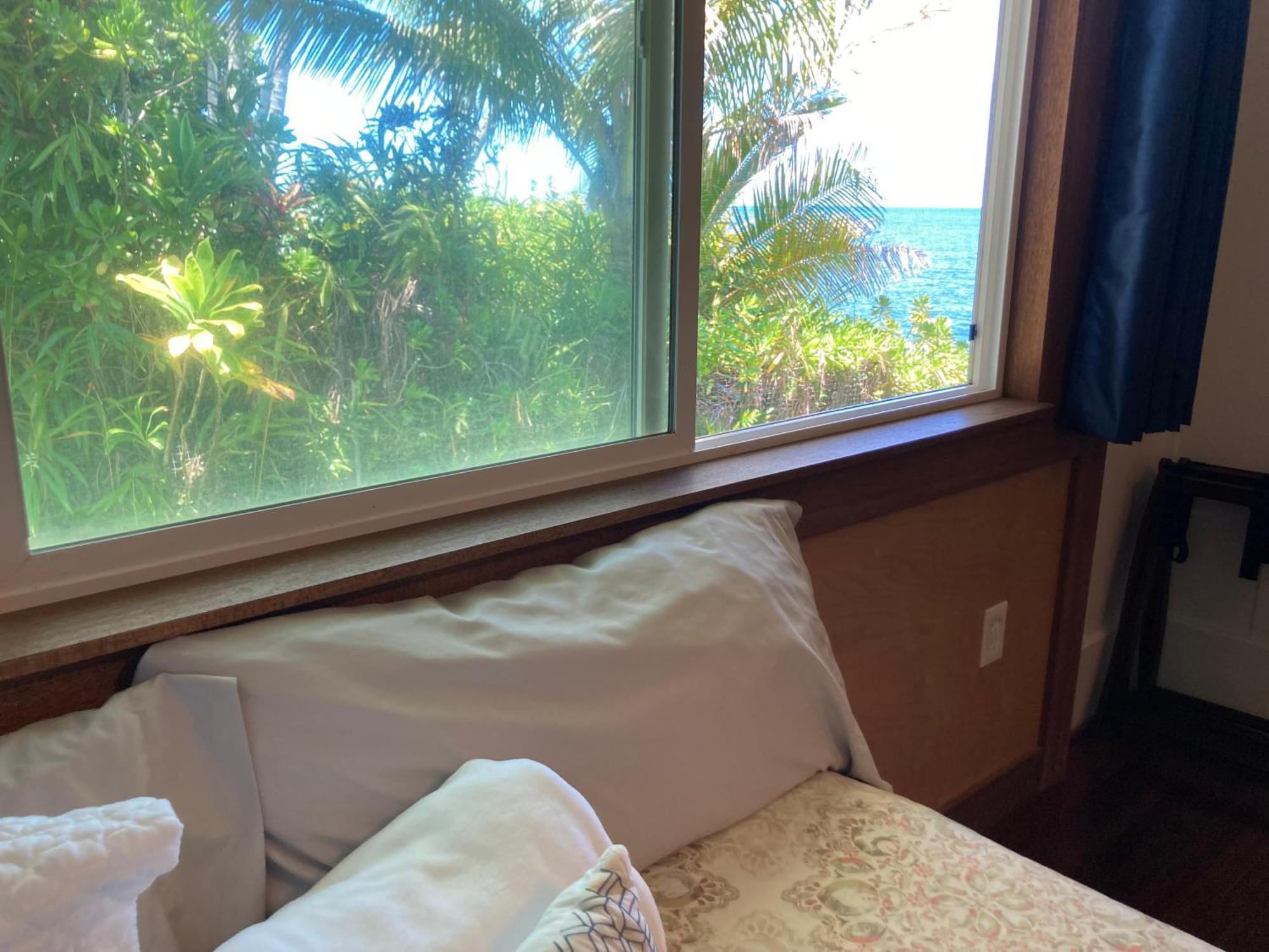 Hilo Bay Oceanfront Bed And Breakfast Exterior foto