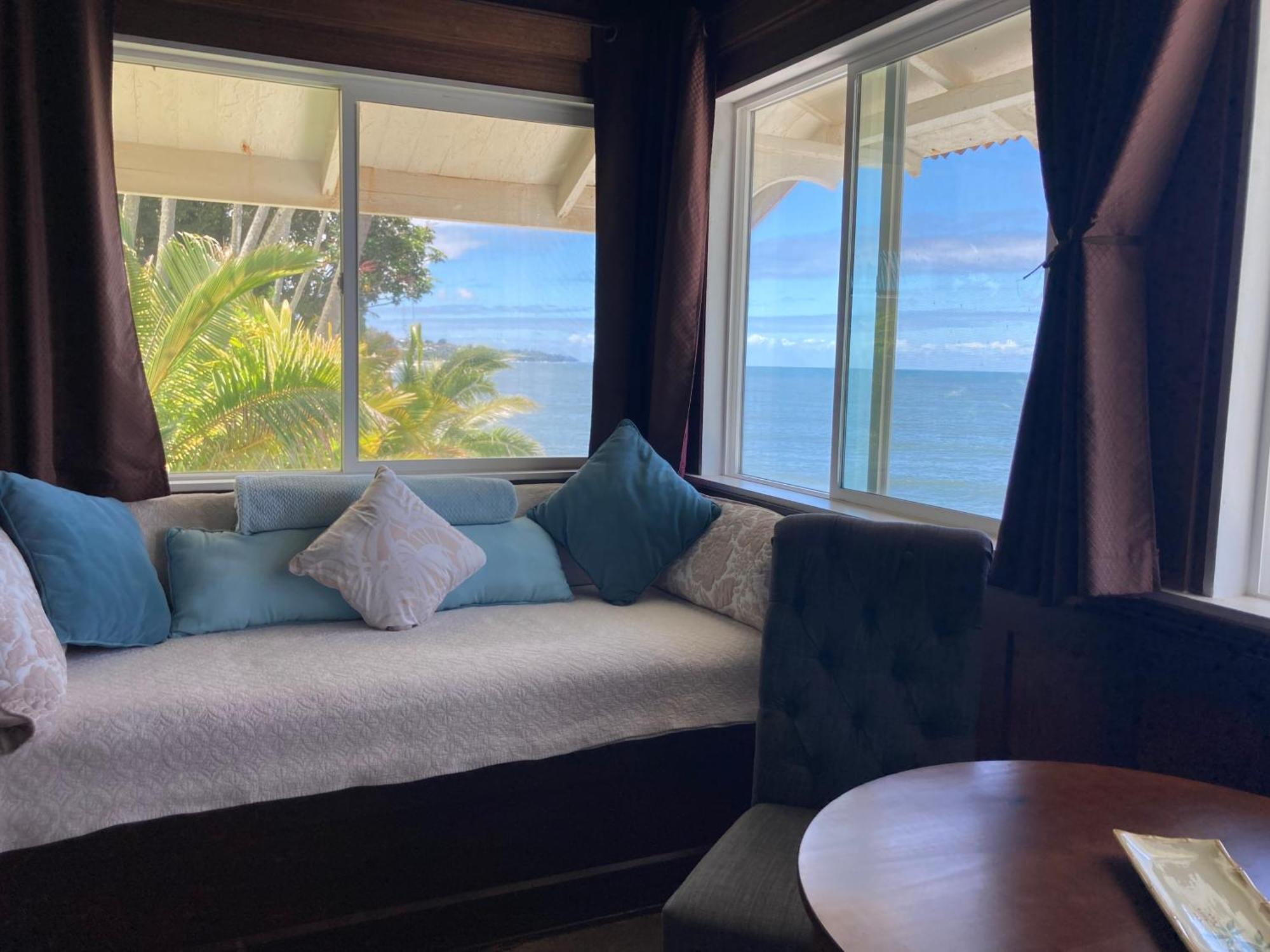 Hilo Bay Oceanfront Bed And Breakfast Exterior foto